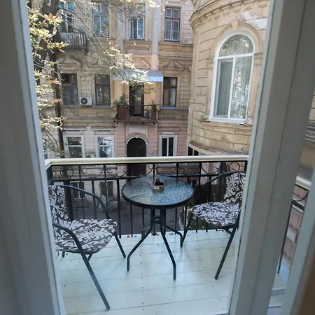 Nr. 8 Aparthotel Oděsa