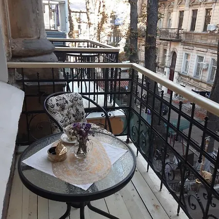 Nr. 8 Aparthotel Odessa