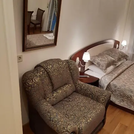 Nr. 8 Aparthotel 4*